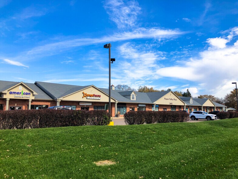 2401 Kaneville Rd, Geneva, IL à louer - Photo de l’immeuble – Image 2 sur 3