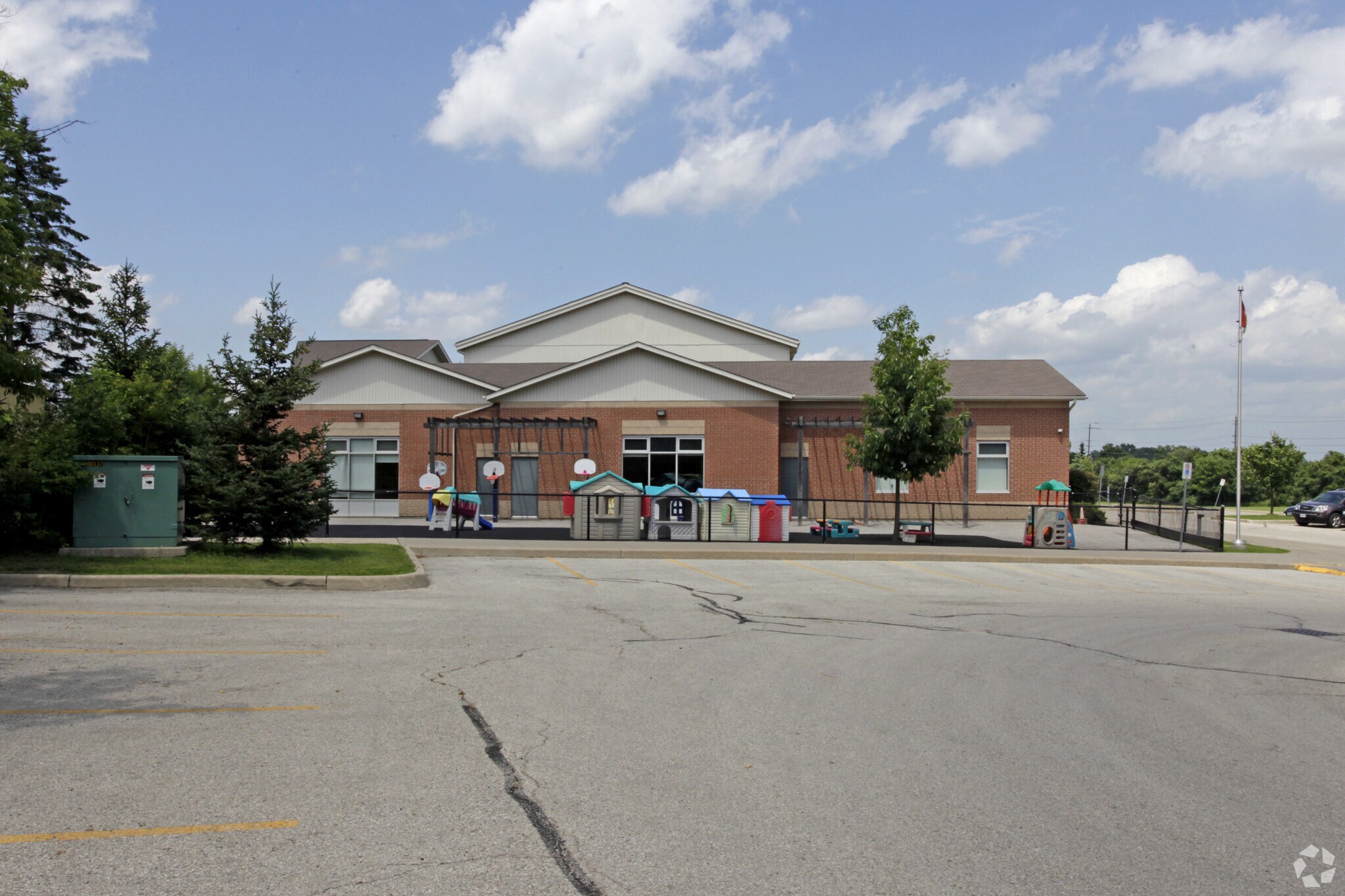 162 Rossland Rd, Ajax, ON à vendre Photo de l’immeuble– Image 1 sur 3