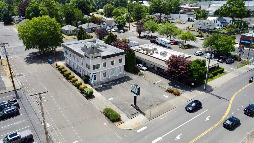 532 NE 3rd Ave, Camas, WA à vendre - Photo de l’immeuble – Image 2 sur 6