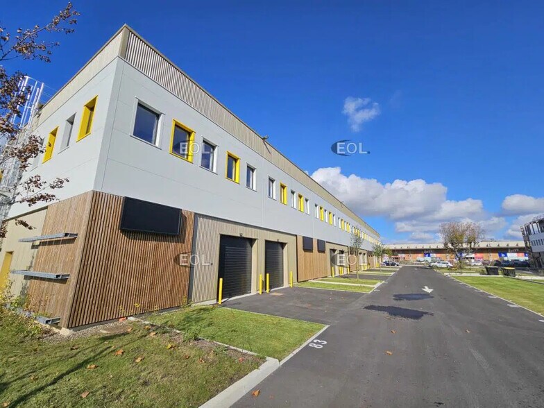 Local d’activités dans Fresnes à louer - Photo de l’immeuble – Image 1 sur 28