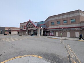 1980 Ogilvie Rd, Ottawa, ON à louer Photo de l’immeuble– Image 2 sur 6