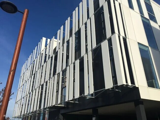 Plus de détails pour 2/4 Rue Galilée, Échirolles - Bureau à louer