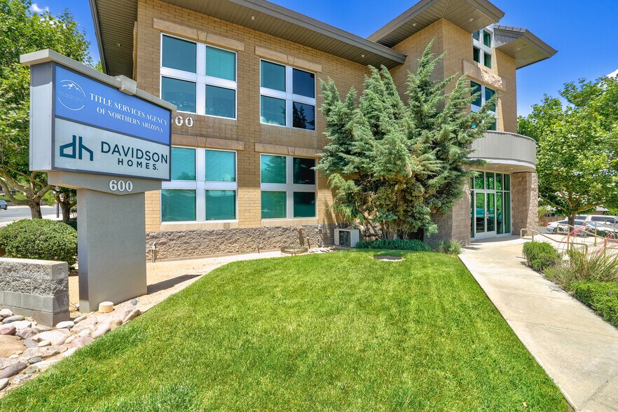 600 W Gurley St, Prescott, AZ à louer - Photo de l’immeuble – Image 2 sur 5