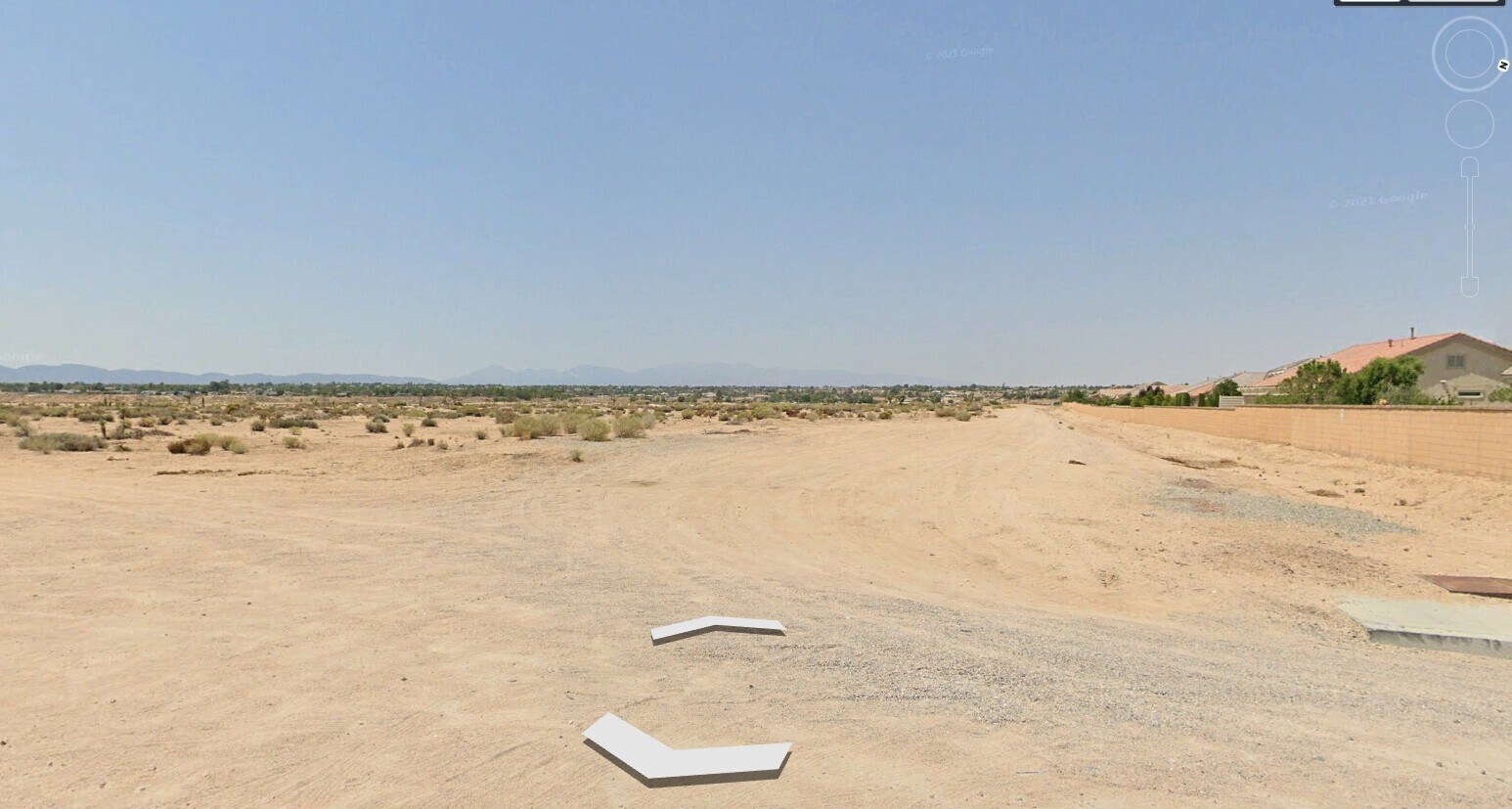 19495 Maple Creek Rd, Apple Valley, CA à vendre Photo principale– Image 1 sur 2