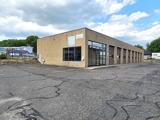 Plus de détails pour 771 Lakewood Rd, Waterbury, CT - Local commercial à vendre