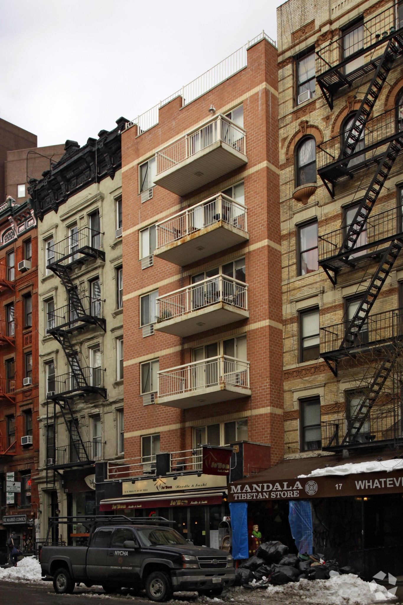 15 St. Marks Pl, New York, NY à vendre Photo principale– Image 1 sur 4