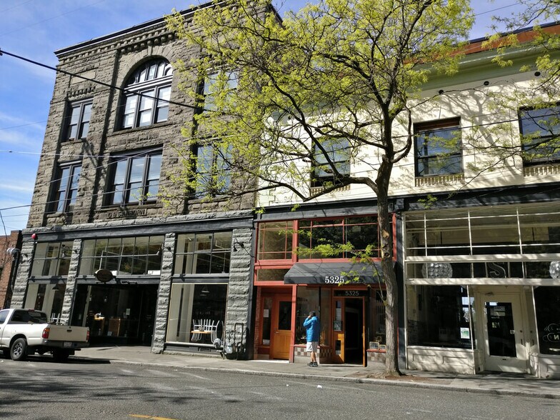 5304-5310 Ballard Ave NW, Seattle, WA à louer - Photo de l’immeuble – Image 2 sur 4