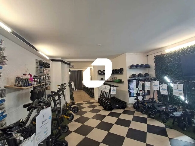 Plus de détails pour Local commercial à louer