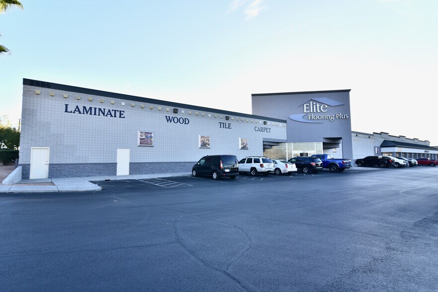 2555 E Tropicana Ave, Las Vegas, NV à louer - Photo de l’immeuble – Image 3 sur 4
