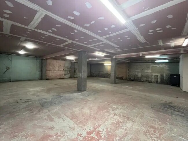 Plus de détails pour Bureau, Local d'activités à louer