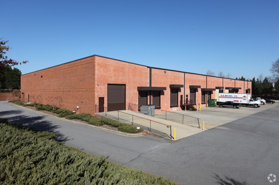 825 Progress Center Ave, Lawrenceville, GA à louer - Photo de l’immeuble – Image 2 sur 22