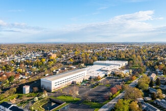 Plus de détails pour 330-339 S Warminster Rd, Hatboro, PA - Différents types d’espaces à louer