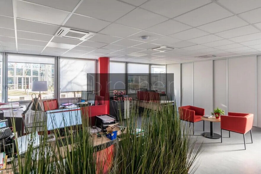 Bureau dans Pessac à louer - Photo de l’immeuble – Image 3 sur 7