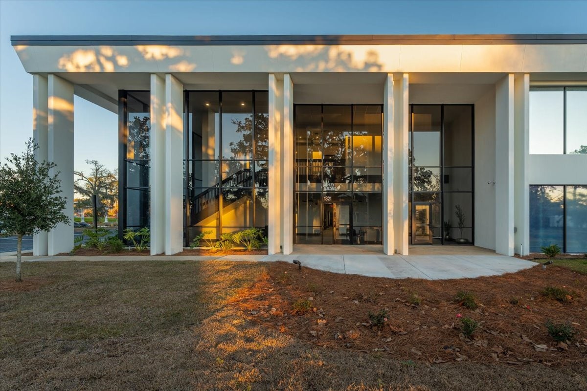 1321 Executive Center Dr, Tallahassee, FL à louer Photo de l’immeuble– Image 1 sur 30