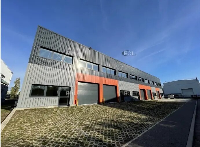 Local d’activités dans Trappes à louer Photo de l’immeuble– Image 1 sur 8