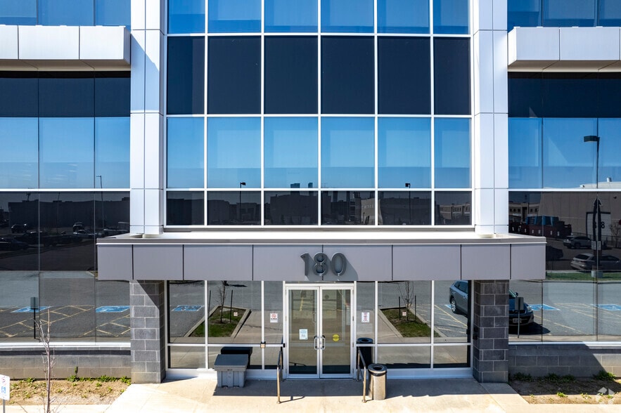 180 Bass Pro Mills Dr, Vaughan, ON à louer - Photo de l’immeuble – Image 3 sur 5