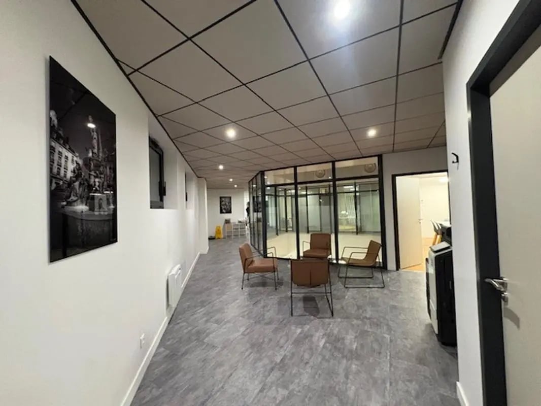 Bureau dans La Chapelle-sur-Erdre à vendre Photo intérieure– Image 1 sur 13