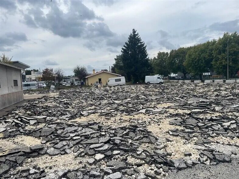 Local d'activités dans Mérignac à vendre - Photo de l’immeuble – Image 3 sur 5