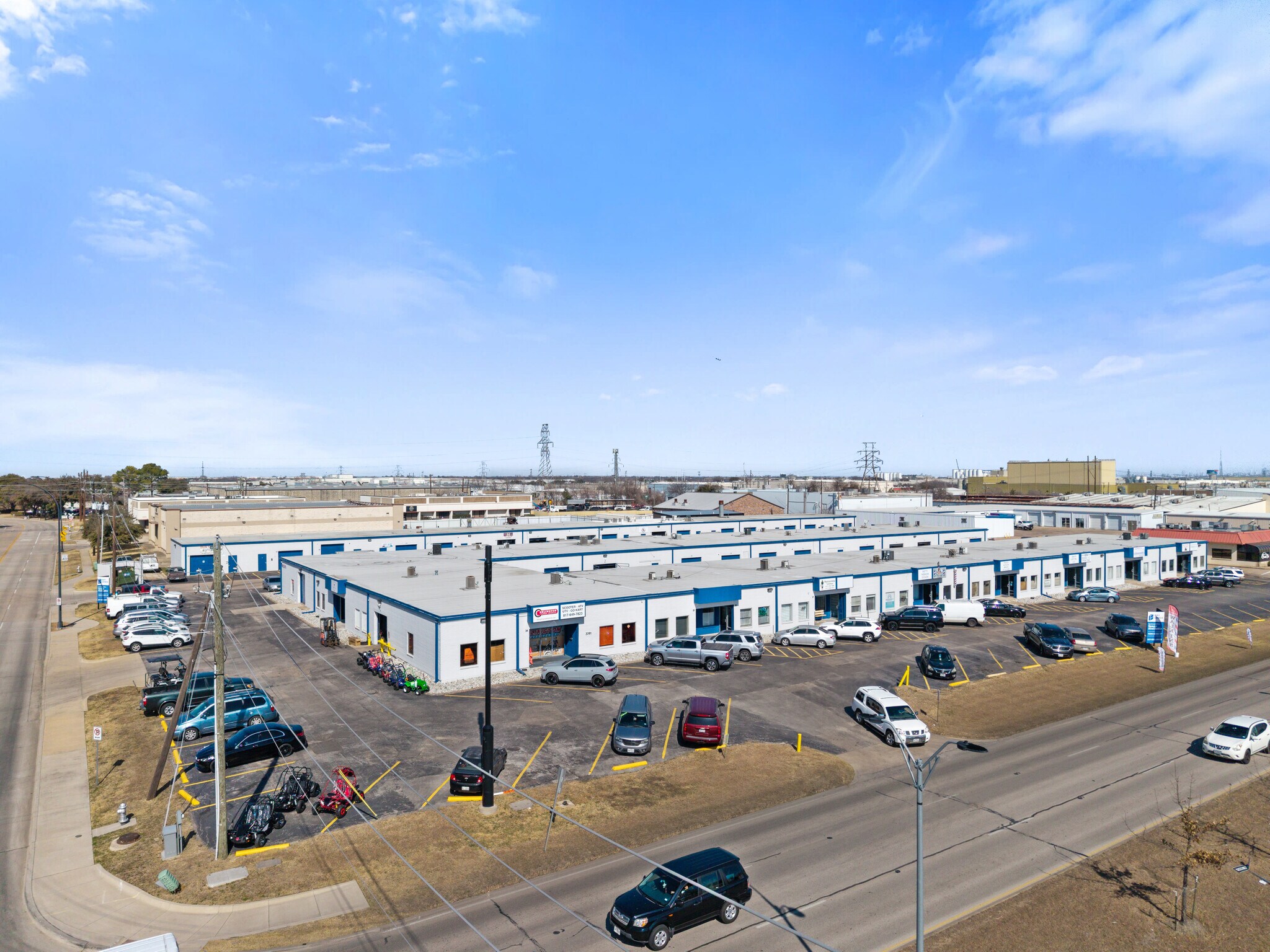 3201-3207 E Pioneer Pky, Arlington, TX à louer Photo de l’immeuble– Image 1 sur 10