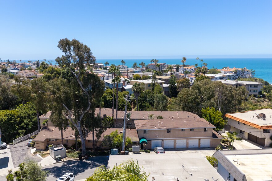 211 W Marquita, San Clemente, CA à vendre - Photo de l’immeuble – Image 2 sur 20