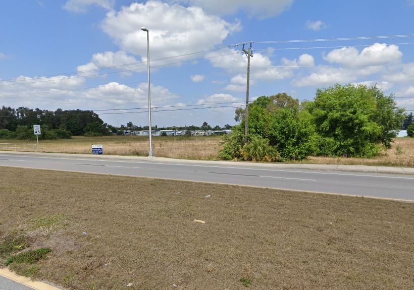 2706 N Tamiami Trl, North Fort Myers, FL à vendre - Photo de l’immeuble – Image 2 sur 10
