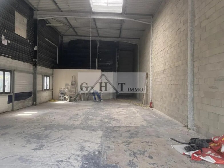 Local commercial dans Villecresnes à louer - Photo intérieure – Image 1 sur 1