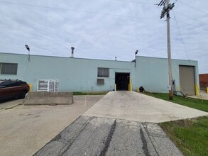 3320 W Ferguson Rd, Fort Wayne, IN à louer Photo de l’immeuble– Image 2 sur 7