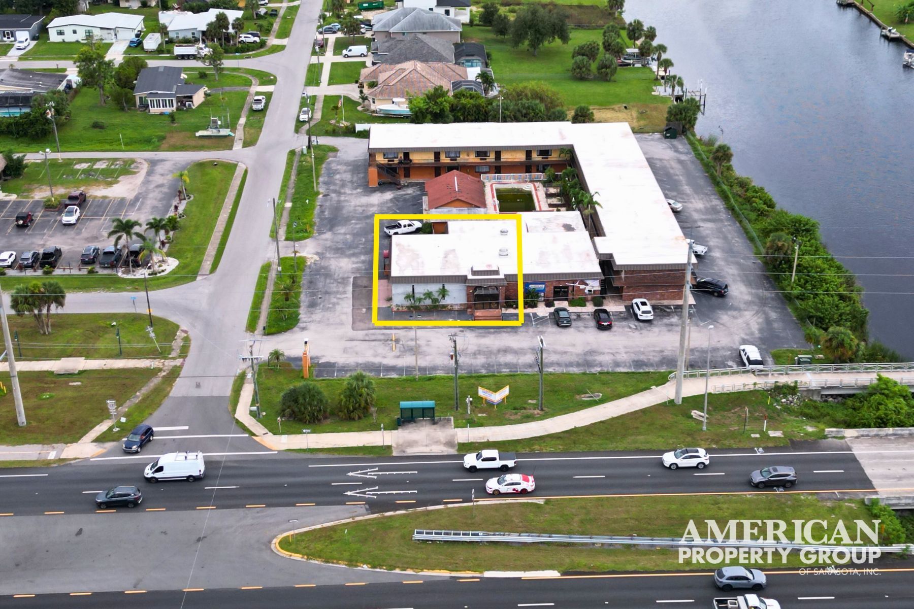 14000 Tamiami Trl, North Port, FL à louer Photo de l’immeuble– Image 1 sur 9
