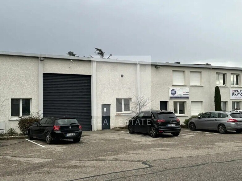 31 Rue Wilson, Décines-Charpieu à louer - Photo de l’immeuble – Image 1 sur 13