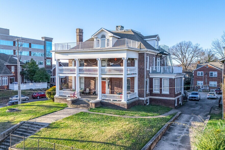 1733 W Clinch Ave, Knoxville, TN à vendre - Photo de l’immeuble – Image 1 sur 33