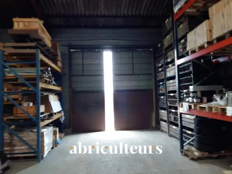 Local d’activités dans Bailleau-le-Pin à louer - Photo de l’immeuble – Image 2 sur 5