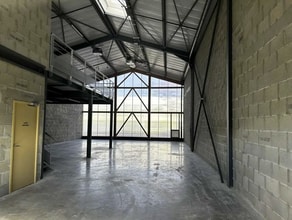 24 Rue Marius Grosso, Vaulx-en-Velin à louer Photo intérieure– Image 2 sur 5