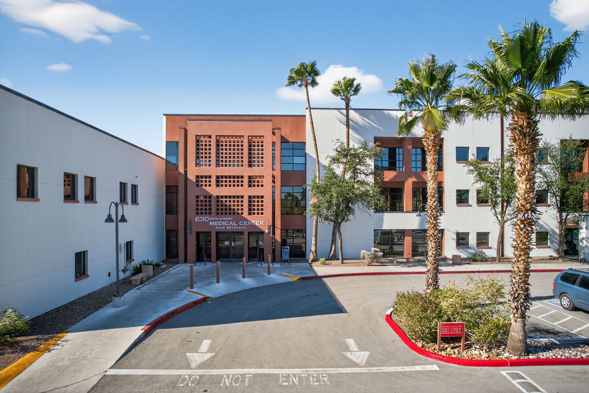 630 N Alvernon Way, Tucson, AZ à louer Photo principale– Image 1 sur 16