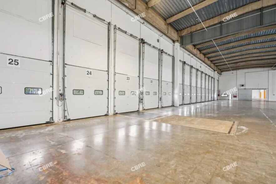 Bureau dans Lisses à louer - Photo de l’immeuble – Image 2 sur 14