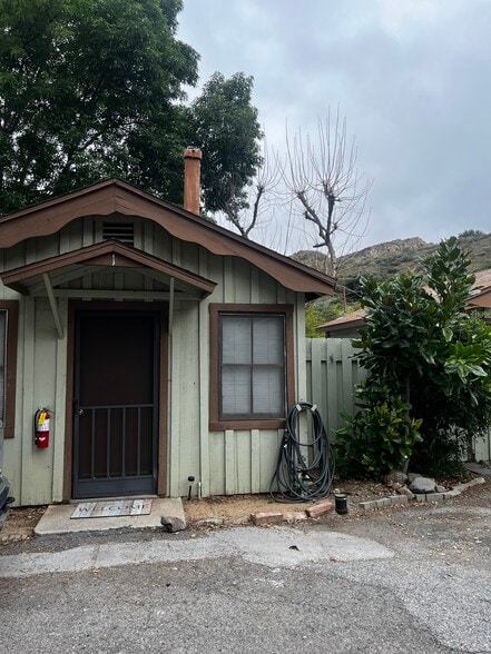 28241 Silverado Canyon Rd, Silverado, CA à vendre - Photo de l’immeuble – Image 2 sur 4