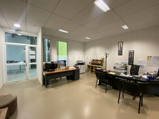 Plus de détails pour Bureau à vendre