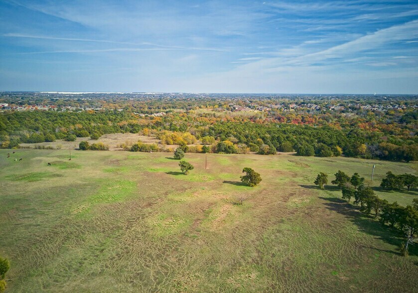 1318 N J Elmer Weaver Fwy, Cedar Hill, TX à vendre - Photo principale – Image 1 sur 13