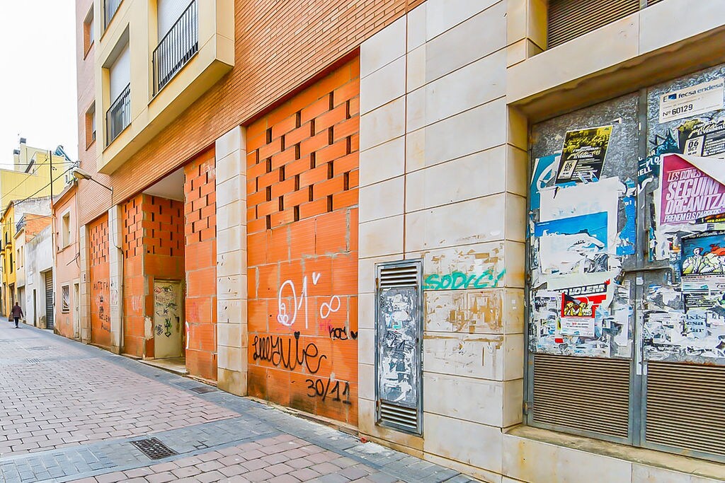 Local commercial dans El Vendrell, Tarragona à louer Photo de l’immeuble– Image 1 sur 10