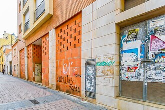 Local commercial dans El Vendrell, Tarragona à louer Photo de l’immeuble– Image 1 sur 10