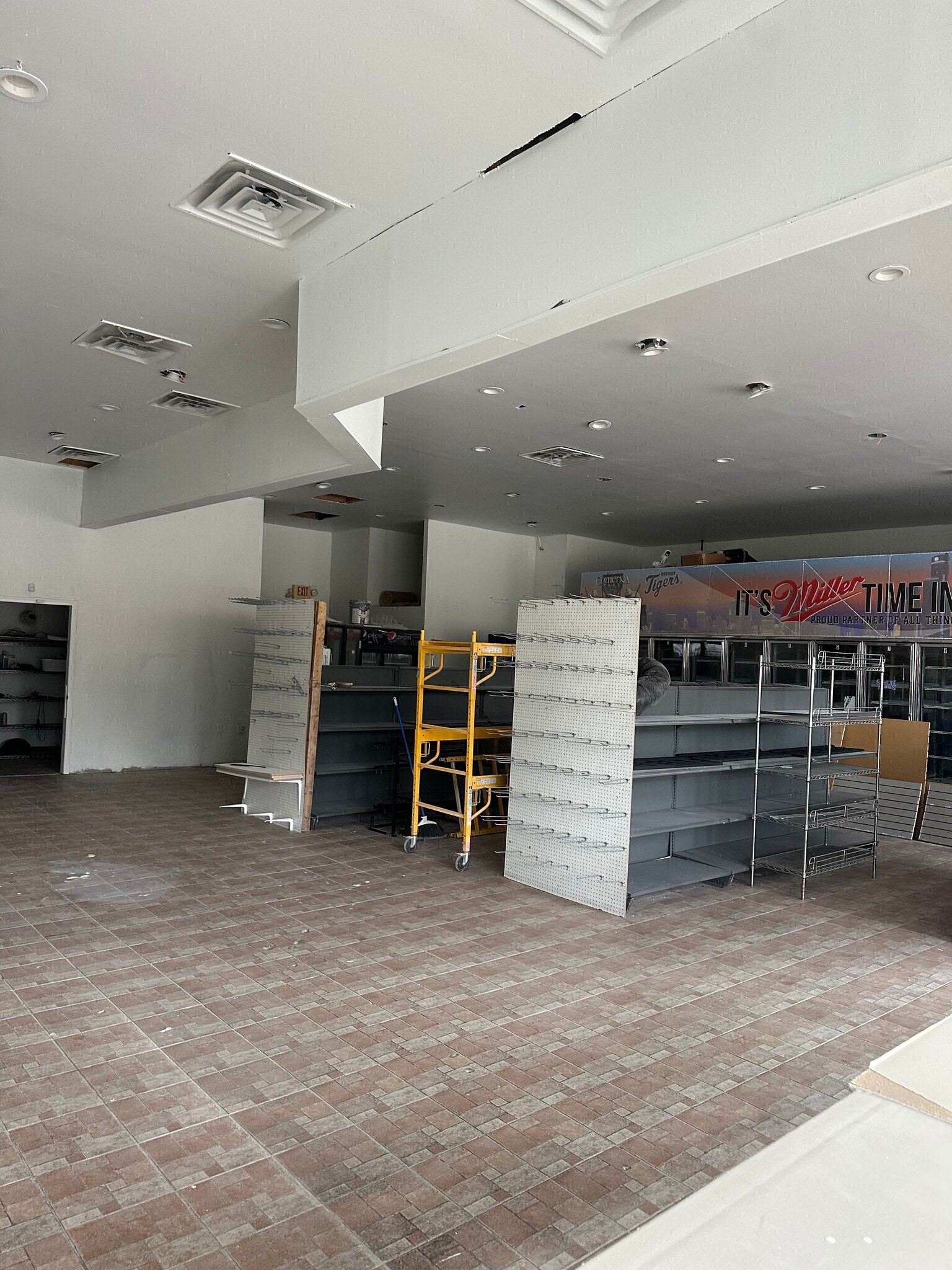 46346-46370 Dequindre Rd, Shelby Township, MI à louer Photo intérieure– Image 1 sur 2