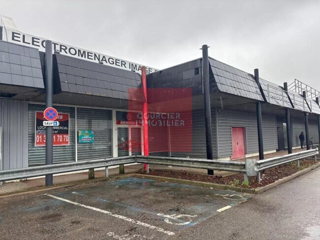 Plus de détails pour Forum De Coignières, Coignières - Local commercial à louer