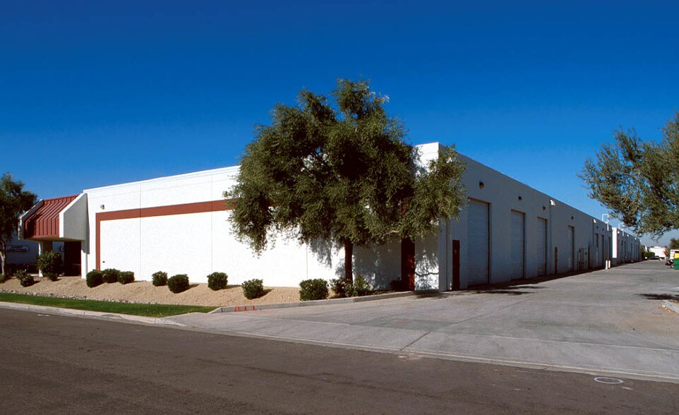 3801 E Roeser Rd, Phoenix, AZ à louer - Autre – Image 2 sur 12