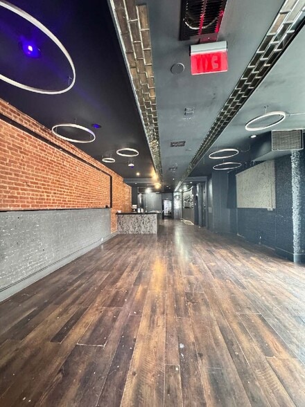 4221 Broadway, Astoria, NY à louer - Photo de l’immeuble – Image 2 sur 4