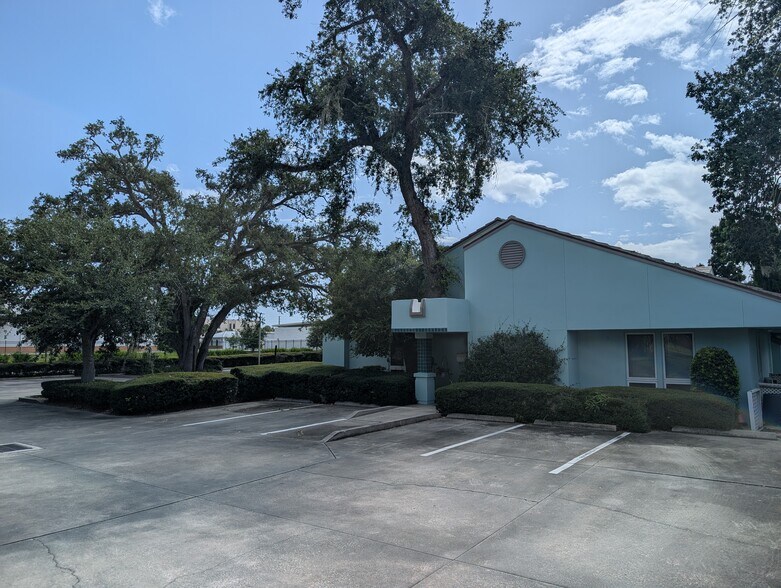 1940 10th Ave, Vero Beach, FL à vendre - Photo de l’immeuble – Image 3 sur 5