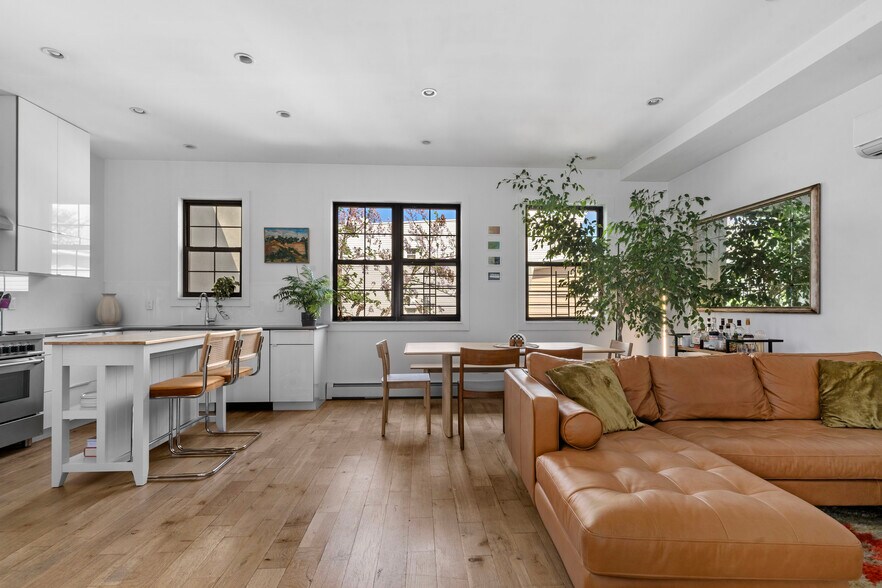 212 Franklin St, Brooklyn, NY à vendre - Photo de l’immeuble – Image 3 sur 14