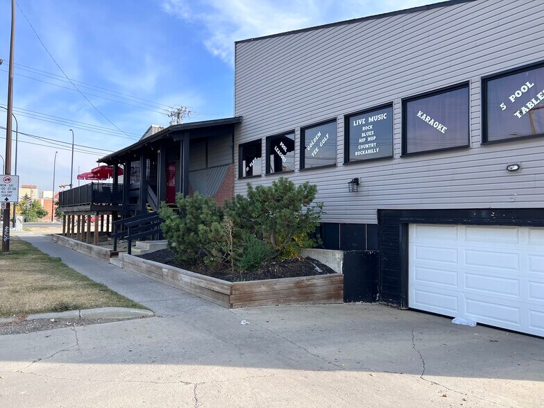1814 36th St SE, Calgary, AB à vendre - Photo de l’immeuble – Image 1 sur 8