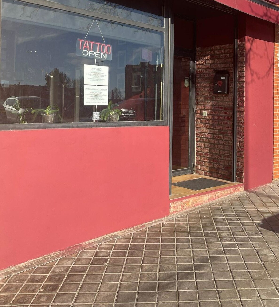 Local commercial dans Rivas-Vaciamadrid, Madrid à louer Photo de l’immeuble– Image 1 sur 5