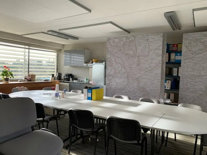 Bureau dans Avignon à louer - Photo de l’immeuble – Image 1 sur 4