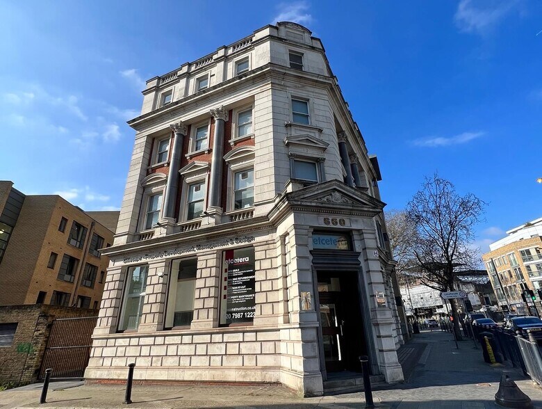 660-664 Commercial Rd, Londres à louer - Photo de l’immeuble – Image 1 sur 16