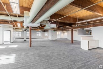 819 SE Morrison St, Portland, OR à louer Photo intérieure– Image 1 sur 4